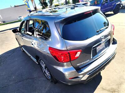 2017 Nissan Pathfinder Platinum   - Photo 3 - San Diego, CA 92120