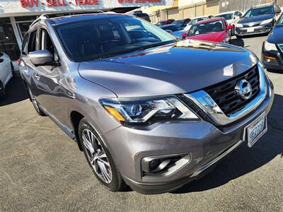 2017 Nissan Pathfinder Platinum   - Photo 13 - San Diego, CA 92120