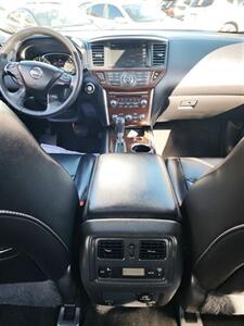 2017 Nissan Pathfinder Platinum   - Photo 30 - San Diego, CA 92120
