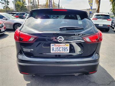 2019 Nissan Rogue Sport S   - Photo 2 - San Diego, CA 92120