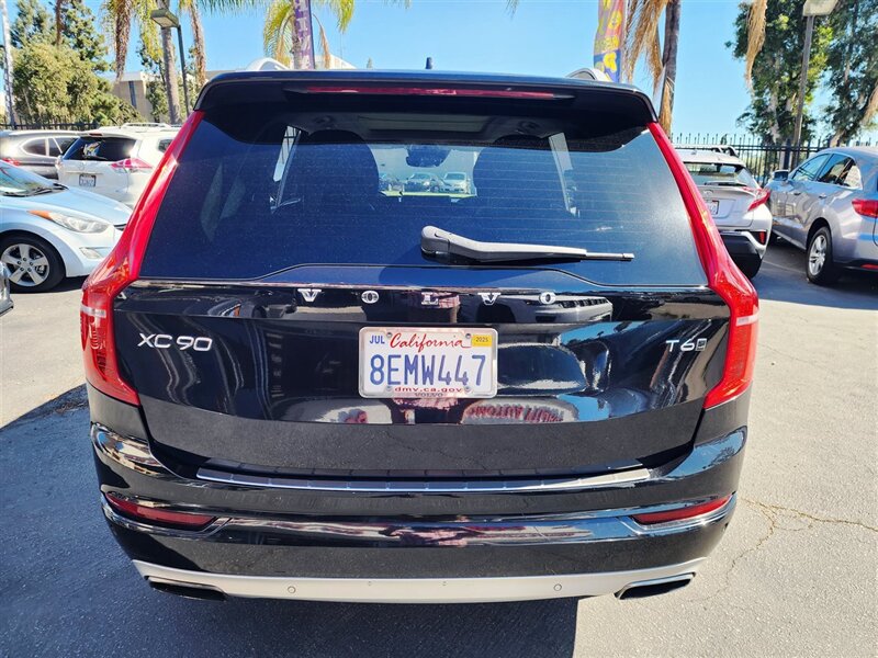 2018 Volvo XC90 T6 Momentum  