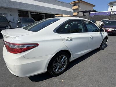 2015 Toyota Camry Hybrid SE - Photo 2 - San Diego, CA 92120