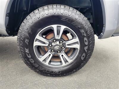 2017 Toyota Tacoma TRD Sport   - Photo 15 - San Diego, CA 92120