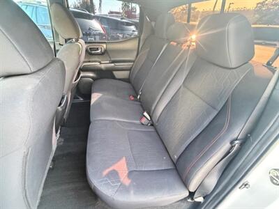 2017 Toyota Tacoma TRD Off-Road   - Photo 11 - San Diego, CA 92120