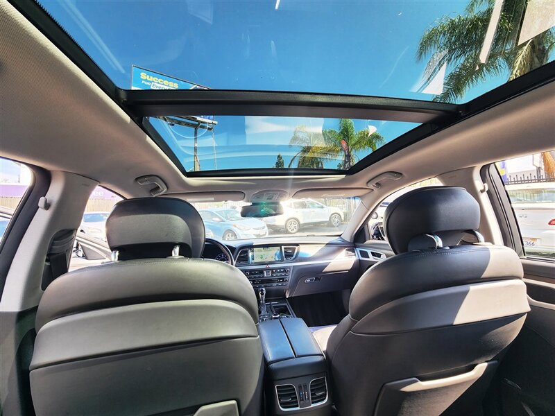 2016 Hyundai Genesis 3.8 photo 6
