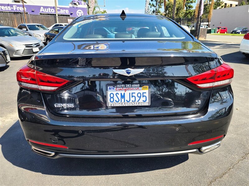 2016 Hyundai Genesis 3.8 photo 11