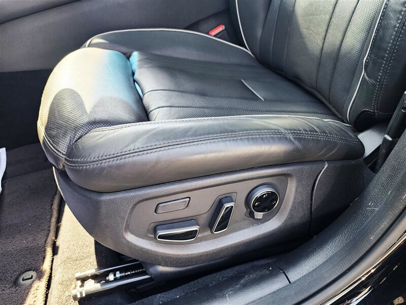 2016 Hyundai Genesis 3.8 photo 23