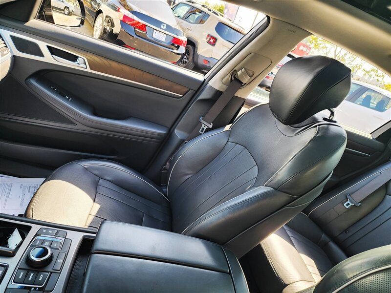2016 Hyundai Genesis 3.8 photo 10