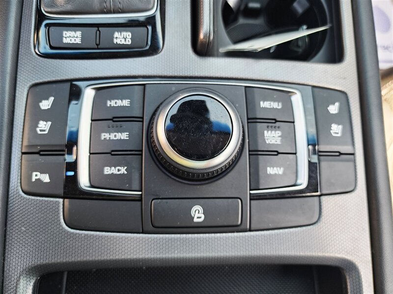 2016 Hyundai Genesis 3.8 photo 17