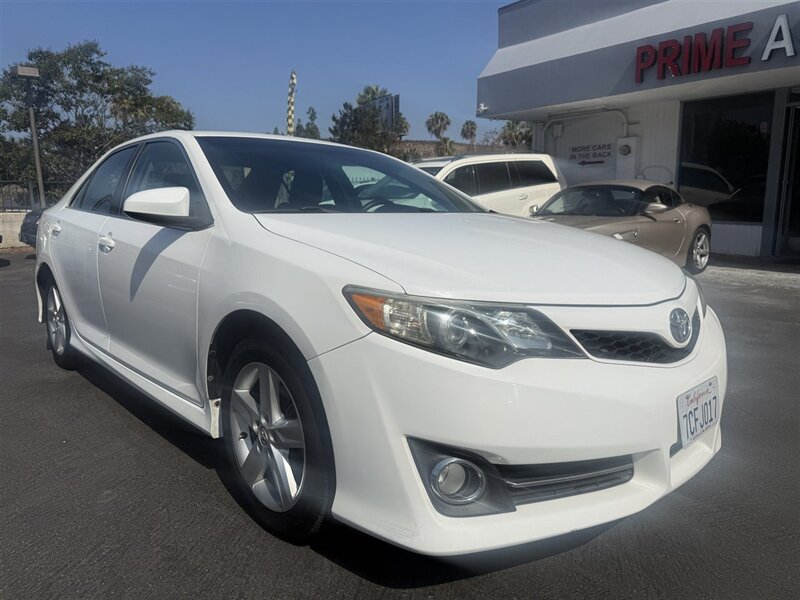 2013 Toyota Camry SE  