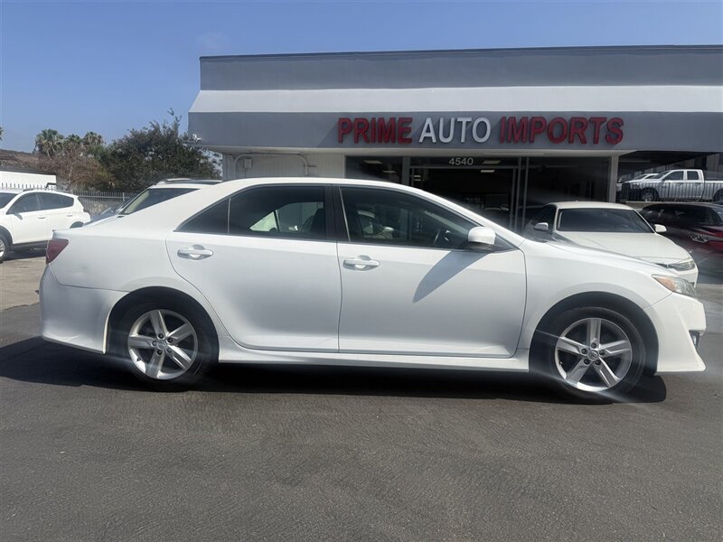 2013 Toyota Camry SE  