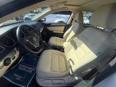 2017 Volkswagen Jetta 1.4T SE   - Photo 4 - San Diego, CA 92120