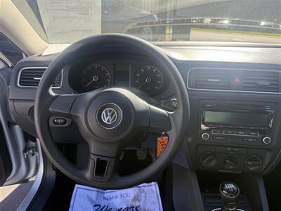 2012 Volkswagen Jetta   - Photo 8 - San Diego, CA 92120