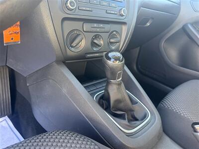 2012 Volkswagen Jetta   - Photo 9 - San Diego, CA 92120