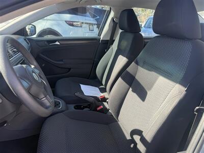 2012 Volkswagen Jetta   - Photo 4 - San Diego, CA 92120