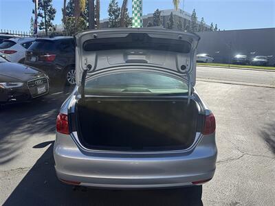 2012 Volkswagen Jetta   - Photo 14 - San Diego, CA 92120