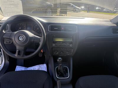 2012 Volkswagen Jetta   - Photo 7 - San Diego, CA 92120