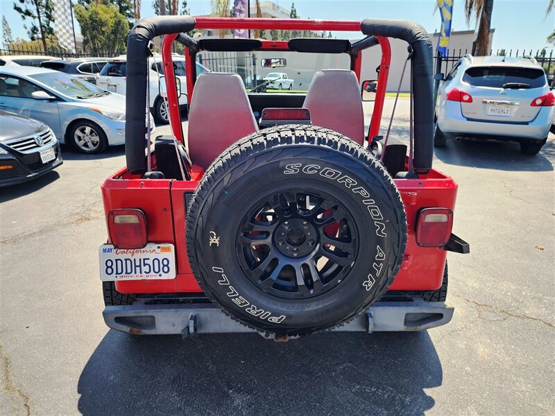 1995 Jeep Wrangler S photo 2