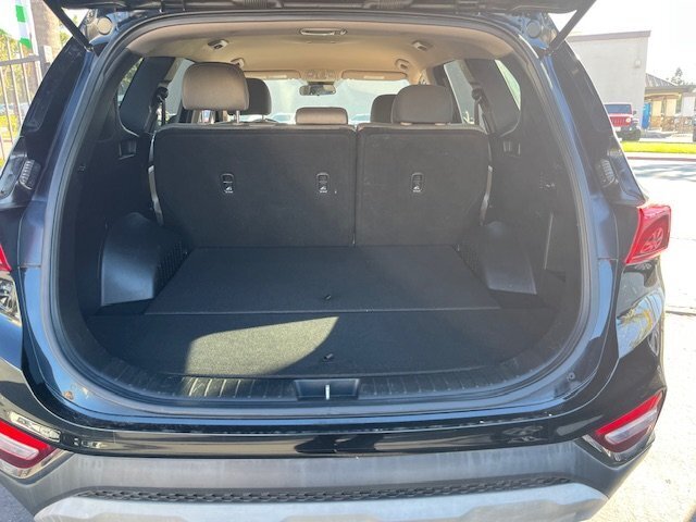 2019 Hyundai Santa Fe SE photo 4