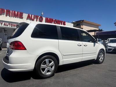 2010 Volkswagen Routan SE - Photo 2 - San Diego, CA 92120