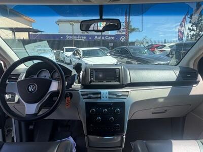 2010 Volkswagen Routan SE - Photo 15 - San Diego, CA 92120