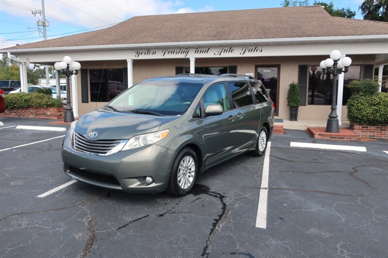 2013 Toyota Sienna XLE 8-Passenger