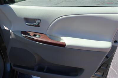 2013 Toyota Sienna XLE 8-Passenger - Photo 34 - Lakeland, FL 33801