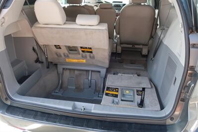 2013 Toyota Sienna XLE 8-Passenger - Photo 38 - Lakeland, FL 33801