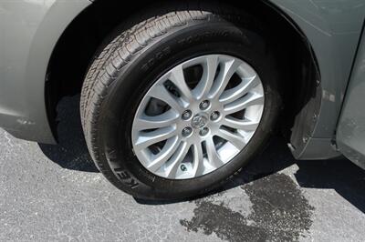 2013 Toyota Sienna XLE 8-Passenger - Photo 40 - Lakeland, FL 33801