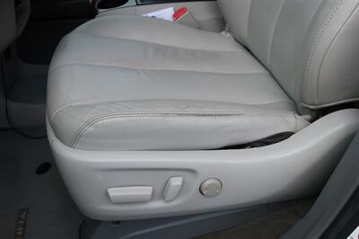 2013 Toyota Sienna XLE 8-Passenger - Photo 13 - Lakeland, FL 33801