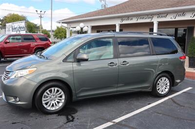 2013 Toyota Sienna XLE 8-Passenger - Photo 11 - Lakeland, FL 33801