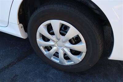 2009 Toyota Corolla LE   - Photo 28 - Lakeland, FL 33801