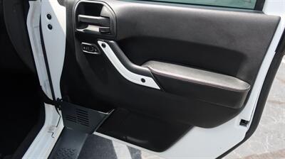 2014 Jeep Wrangler Polar Edition - Photo 22 - Lakeland, FL 33801