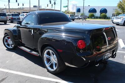 2004 Chevrolet SSR LS   - Photo 10 - Lakeland, FL 33801