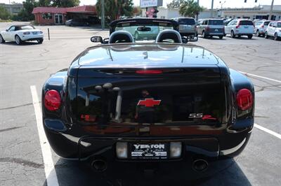 2004 Chevrolet SSR LS   - Photo 38 - Lakeland, FL 33801