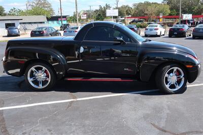 2004 Chevrolet SSR LS   - Photo 5 - Lakeland, FL 33801