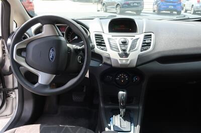 2012 Ford Fiesta SE   - Photo 18 - Lakeland, FL 33801