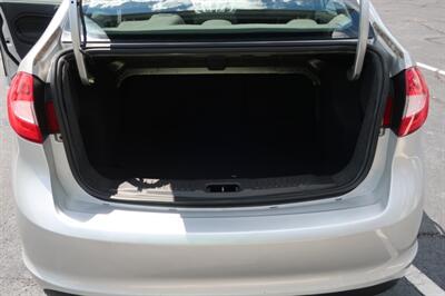 2012 Ford Fiesta SE   - Photo 12 - Lakeland, FL 33801