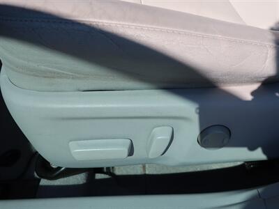 2012 Toyota Camry XLE   - Photo 15 - Lakeland, FL 33801