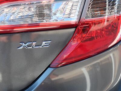2012 Toyota Camry XLE   - Photo 8 - Lakeland, FL 33801
