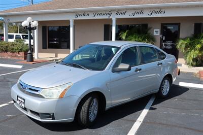 2010 Ford Focus SE   - Photo 1 - Lakeland, FL 33801