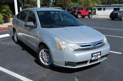 2010 Ford Focus SE   - Photo 4 - Lakeland, FL 33801