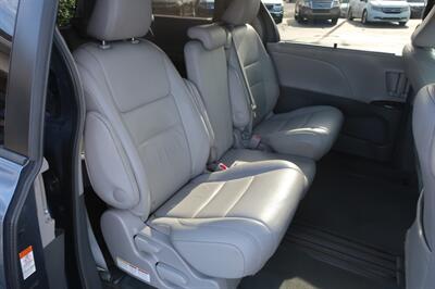 2015 Toyota Sienna XLE Premium 8-Passen   - Photo 27 - Lakeland, FL 33801