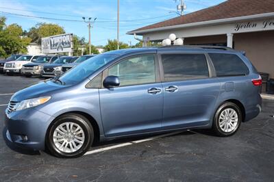 2015 Toyota Sienna XLE Premium 8-Passen   - Photo 11 - Lakeland, FL 33801