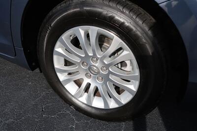 2015 Toyota Sienna XLE Premium 8-Passen   - Photo 37 - Lakeland, FL 33801