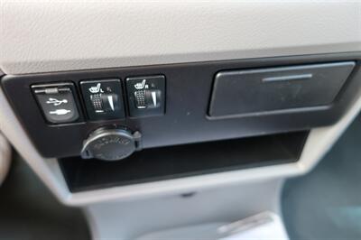 2015 Toyota Sienna XLE Premium 8-Passen   - Photo 18 - Lakeland, FL 33801