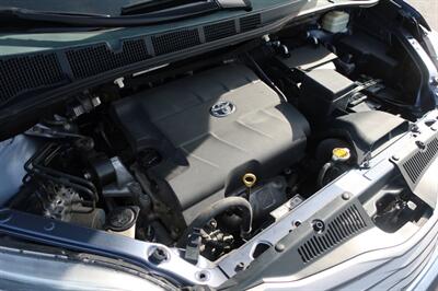 2015 Toyota Sienna XLE Premium 8-Passen   - Photo 40 - Lakeland, FL 33801