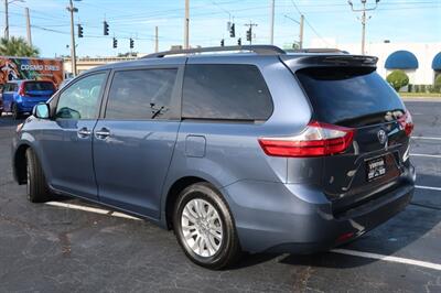 2015 Toyota Sienna XLE Premium 8-Passen   - Photo 9 - Lakeland, FL 33801