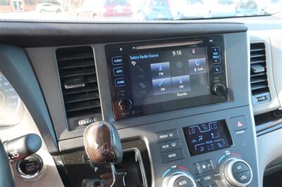 2015 Toyota Sienna XLE Premium 8-Passen   - Photo 16 - Lakeland, FL 33801