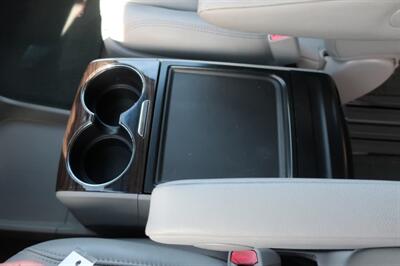 2015 Toyota Sienna XLE Premium 8-Passen   - Photo 19 - Lakeland, FL 33801